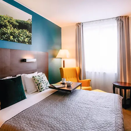 Mercure Airport 4*