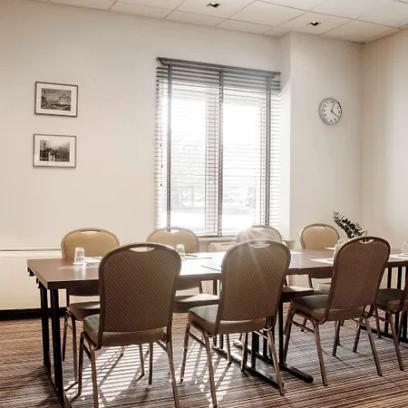 Mercure Airport Otel Varşova