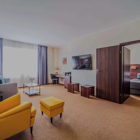 Mercure Airport Hotel 4*