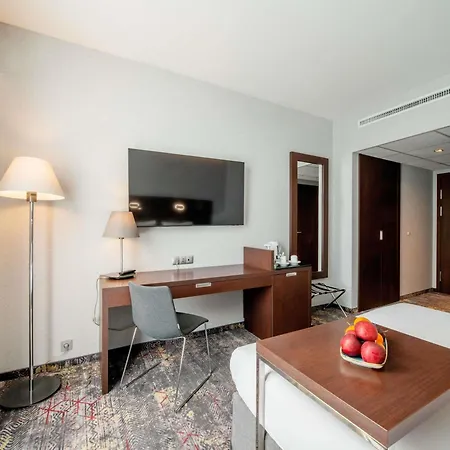 Ξενοδοχείο Mercure Airport 4*