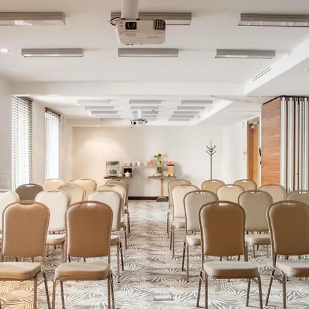 Mercure Airport ורשה