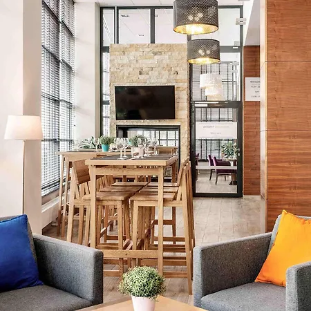 מלון Mercure Airport 4*