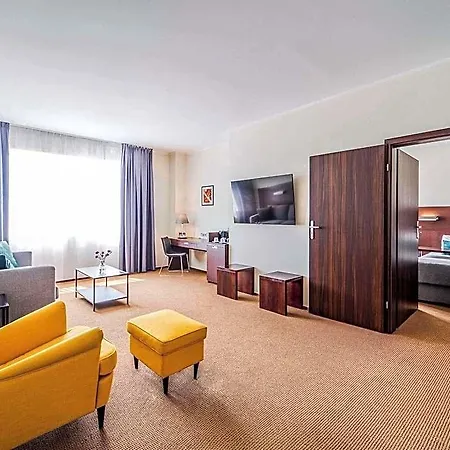 Mercure Airport Hotell 4*
