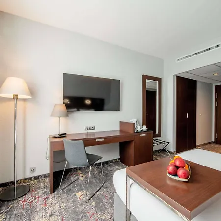 Готель Mercure Airport