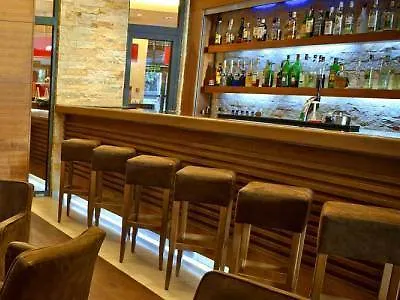 Hotel Mercure Airport 4*