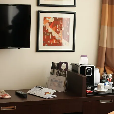 Hotel Mercure Airport 4*