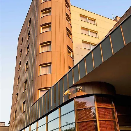 Mercure Airport 酒店 4*
