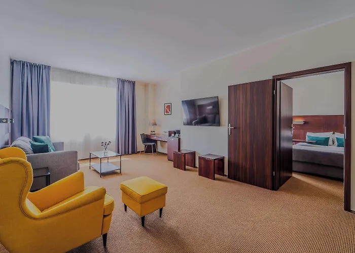 Mercure Airport Hotel 4*