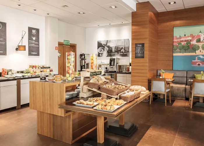 Hotel Mercure Airport 4*