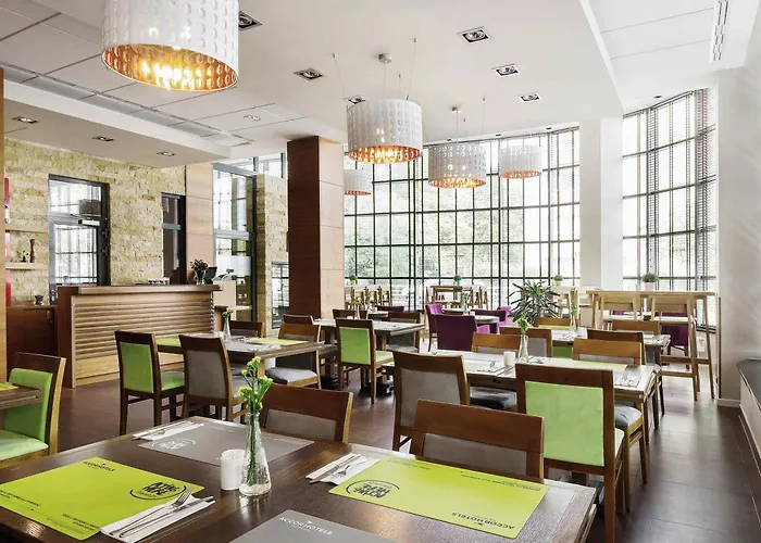 Mercure Airport Hotel 4*