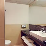 Mercure Airport Hotel 4*