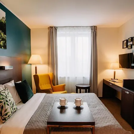 Mercure Airport Отель 4*