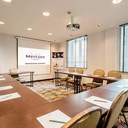 Отель Mercure Airport