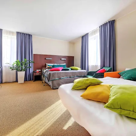 ホテル Mercure Airport 4*