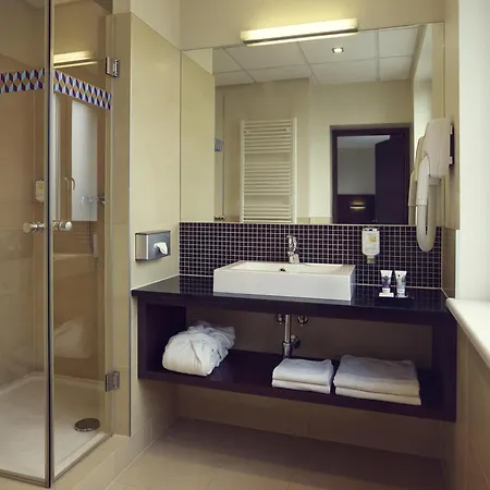 Hotel Mercure Airport